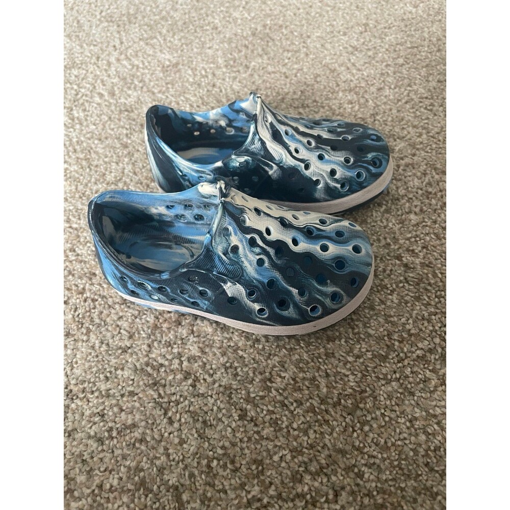 Cat and Jack Blue Swirl Lightweight Shoe
